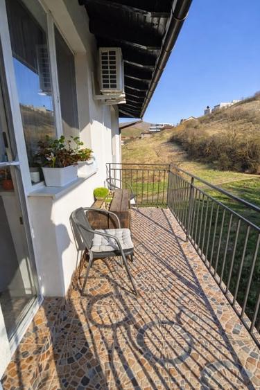 Apartament cu 3 camere decomandat în Florești