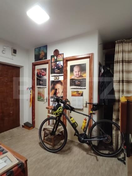 Apartament cu 3 camere decomandat, mobilat în Cornișa