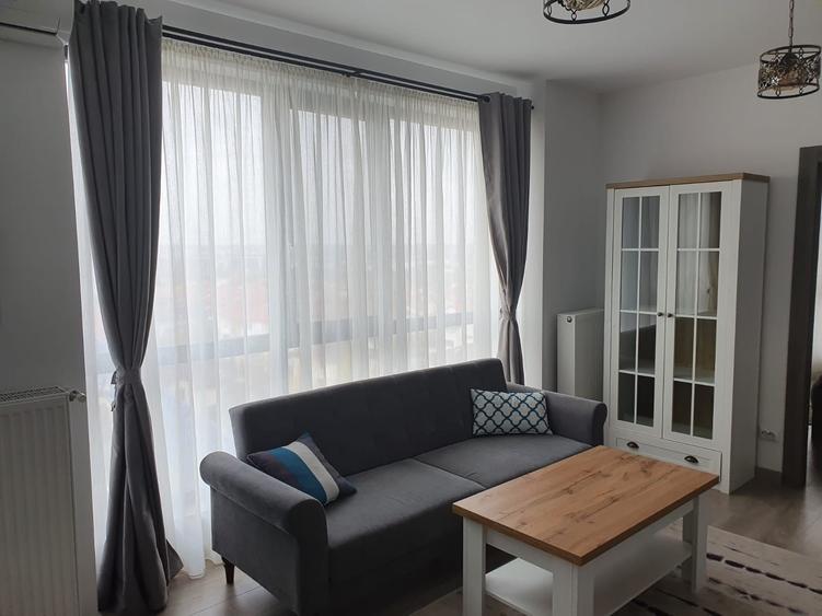 Apartament cu 3 camere semidecomandat în Pipera