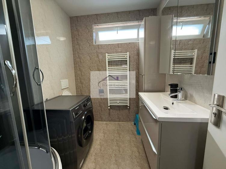 Apartament cu 3 camere decomandat în Europa