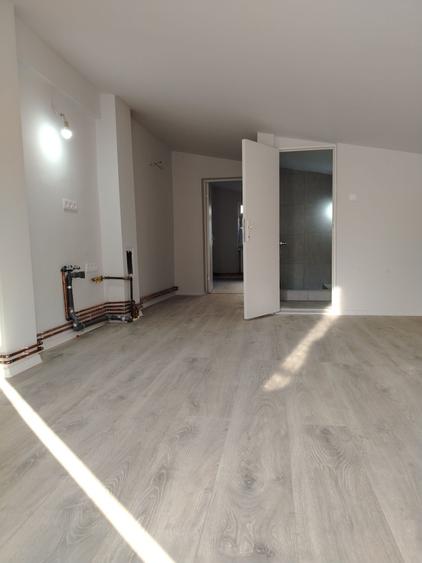Inchiriez apartament cu o camera ,str Dambovitei ,34 mp ,la mansarda cu terasa de 30 mp! - 5