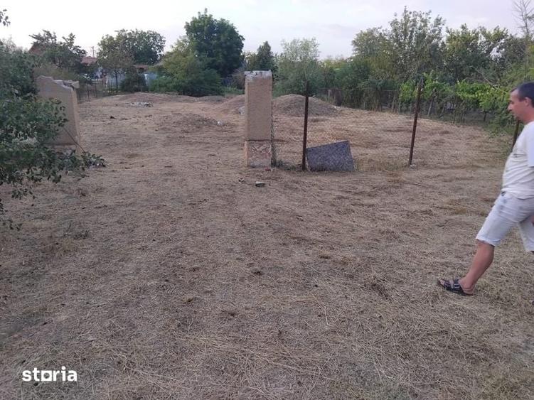 Casă cu 4 camere cu Teren 1000 Mp în Central