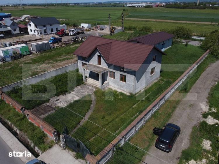 Casă cu 5 camere cu Teren 1204 Mp în Comișani