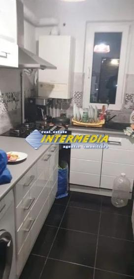 Apartament cu 3 camere decomandat, mobilat în Cetate
