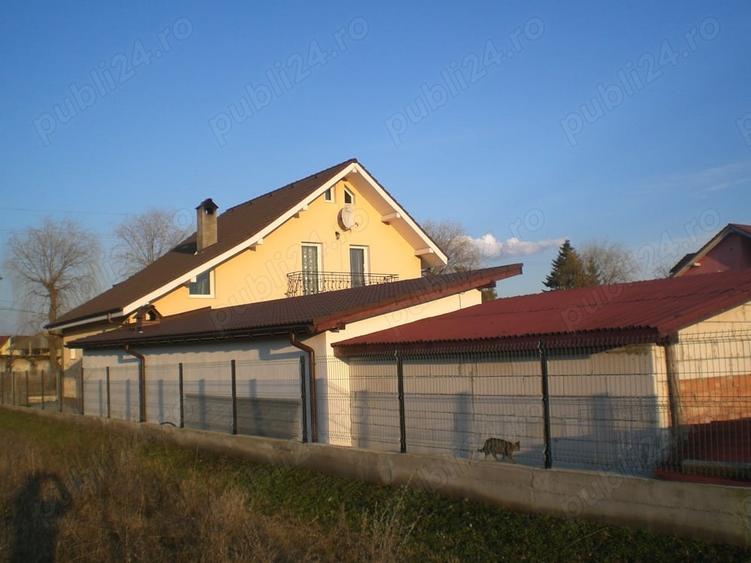 Casă cu 4 camere cu Teren 1100 Mp în Unirea