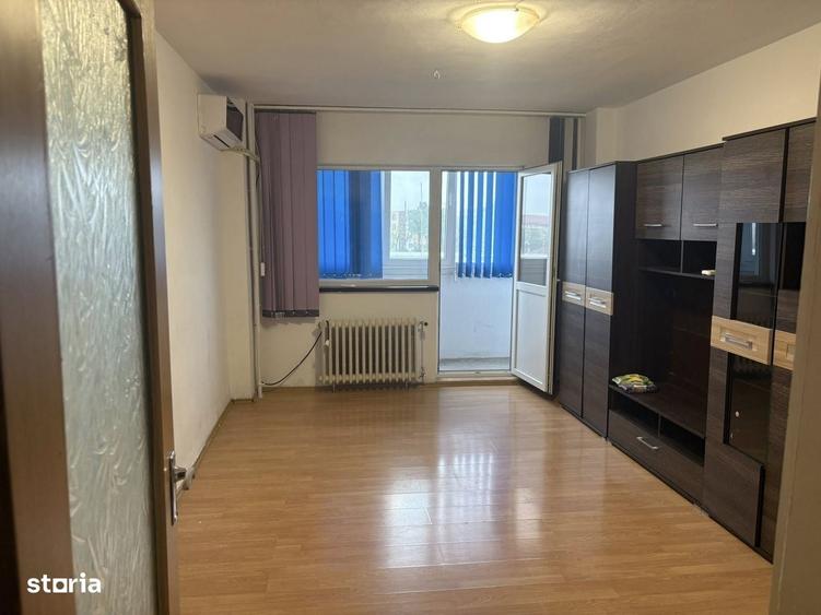 Apartament cu 2 camere decomandat în Triaj