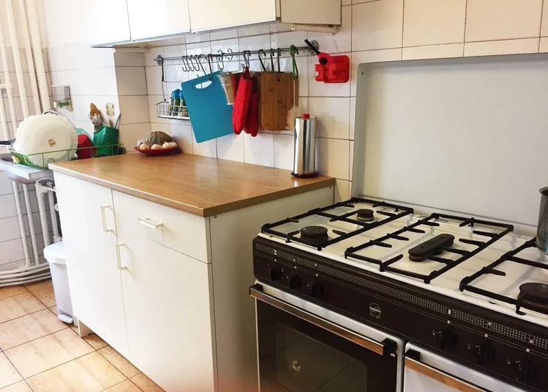 Apartament cu 3 camere decomandat, mobilat în Independenței