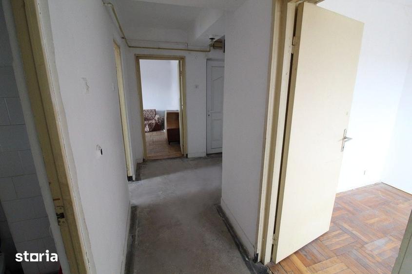 Apartament cu 3 camere decomandat în Central