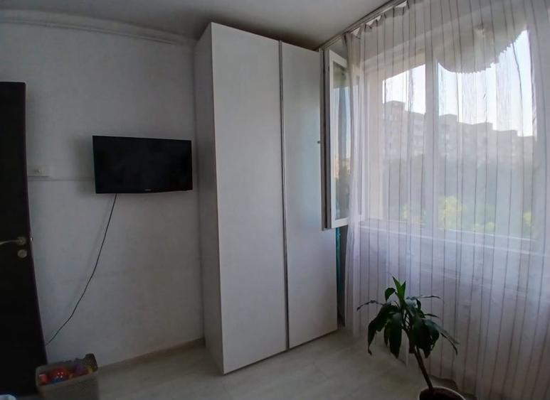 Apartament cu 3 camere decomandat în Drumul Taberei