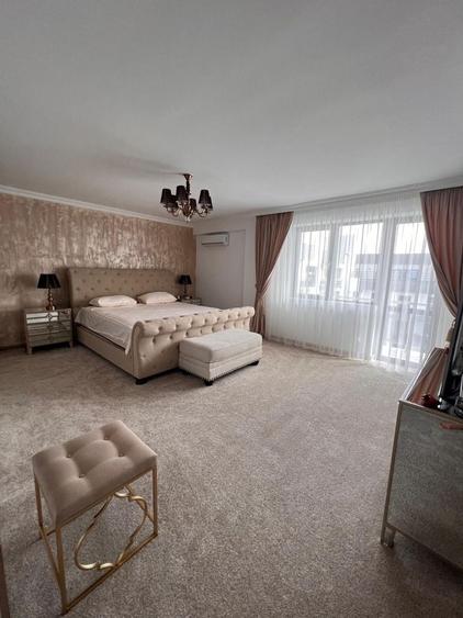 Apartament cu 4 camere decomandat în Exterior Vest