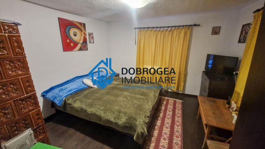 Casă individuală cu 3 camere cu Canalizare în Central
