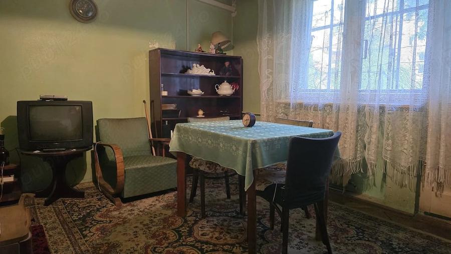 Apartament cu 3 camere decomandat în Progresul