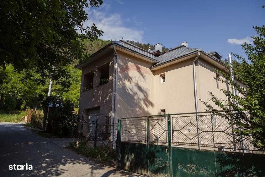 Casă cu 4 camere cu Teren 500 Mp în Muncelu