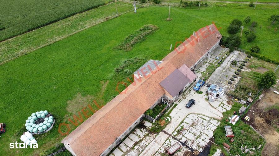 Casă cu 6 camere cu Teren 4831 Mp în Bixad