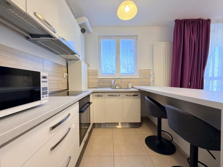 Apartament cu 2 camere semidecomandat, mobilat în Lipovei