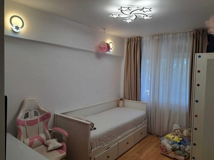 Apartament cu 4 camere decomandat în Pantelimon