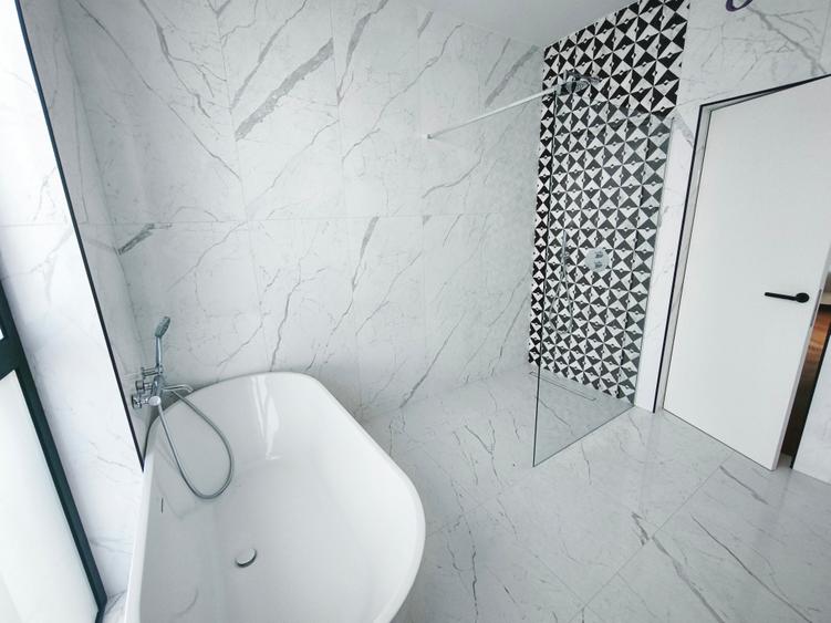 Casă individuală cu 6 camere cu Canalizare în Exterior Vest