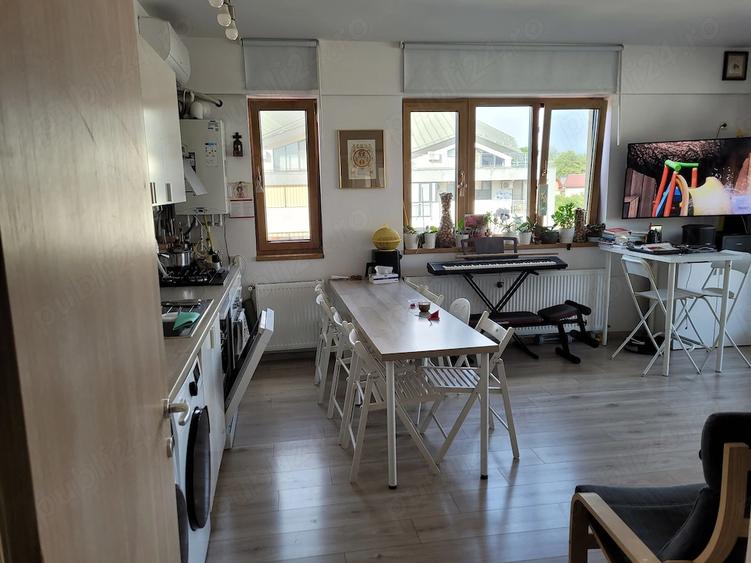 Apartament cu 4 camere decomandat în Dămăroaia