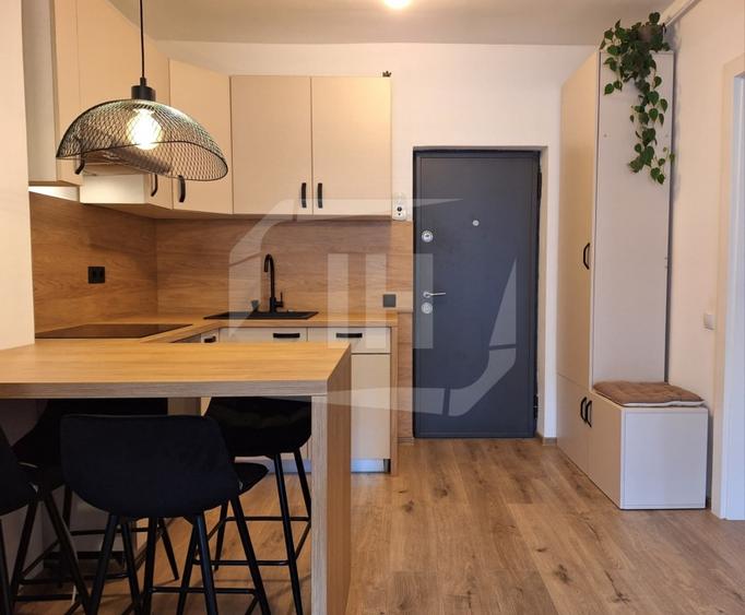 Apartament cu 2 camere semidecomandat, mobilat în Mărăști