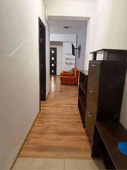 Apartament cu 3 camere decomandat în Florești
