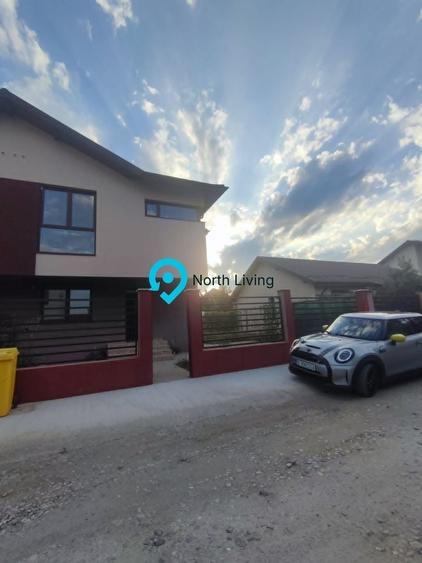 Duplex cu 4 camere cu Canalizare în Domnești