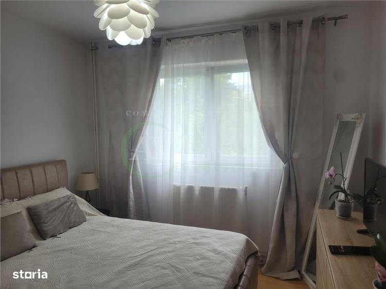 Apartament cu 3 camere semidecomandat în Brătești