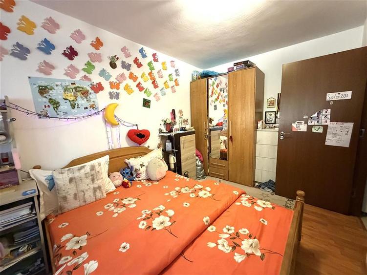 Apartament cu 2 camere decomandat în Nicolina