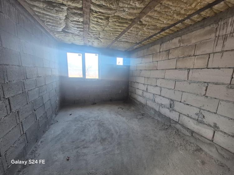 Casă individuală cu 6 camere cu Teren 800 Mp în Agârcia