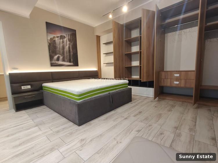 DE VÂNZARE — 3 CAMERE, B-DUL MAMAIA, DELFINARIU, VEDERE LAC