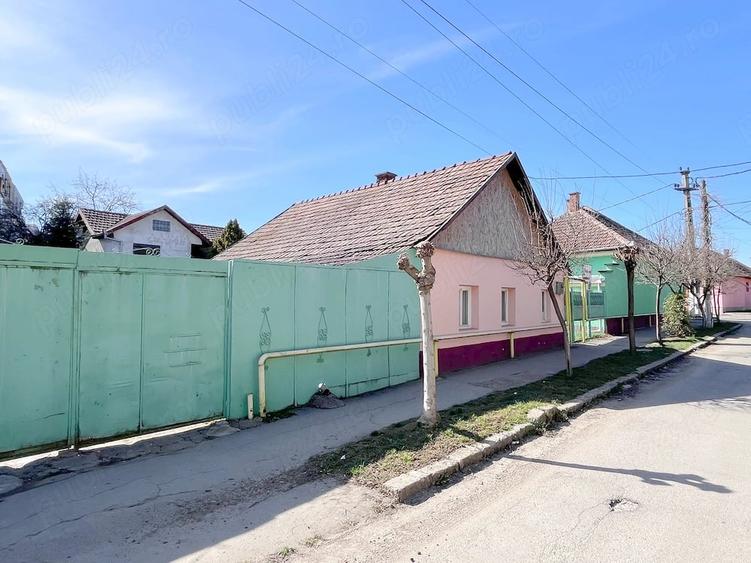 Casă cu Teren 1379 Mp în Central