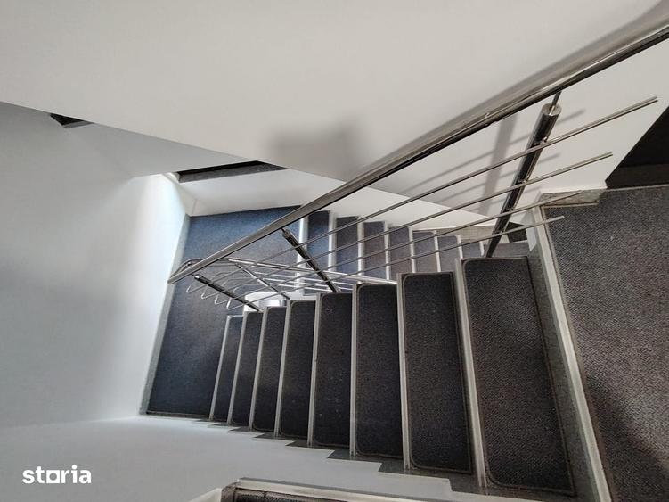 Apartament cu 3 camere în Tei
