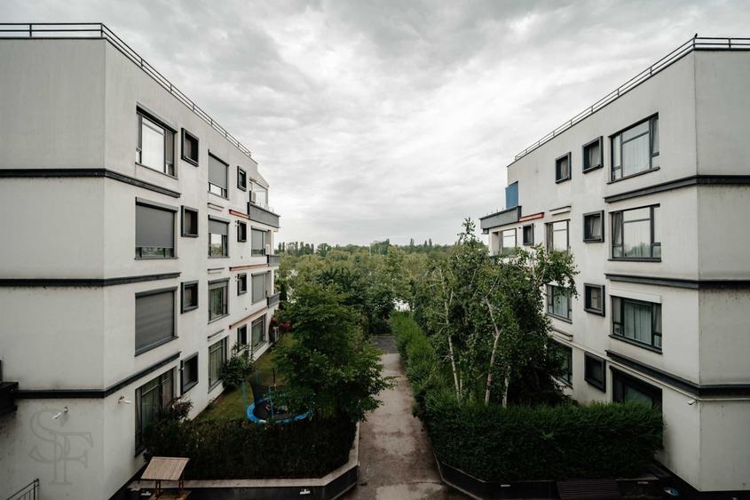 Apartament cu 4 camere decomandat în Lacul Tei