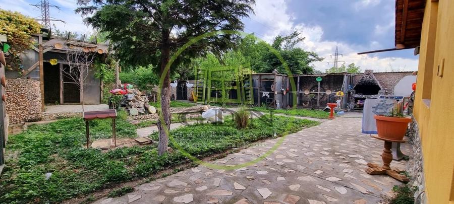 Casă individuală cu 4 camere cu Piscina în Bariera Vâlcii