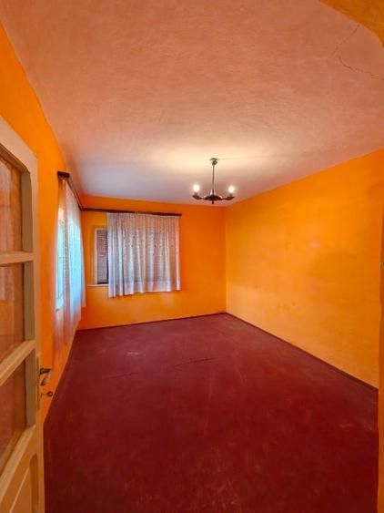 Casa solidă și teren în Zona Islaz pe Strada Mărului - 8