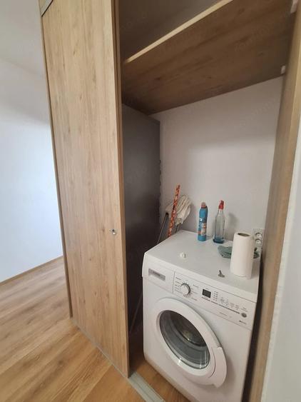 Apartament cu 3 camere decomandat în Medicină