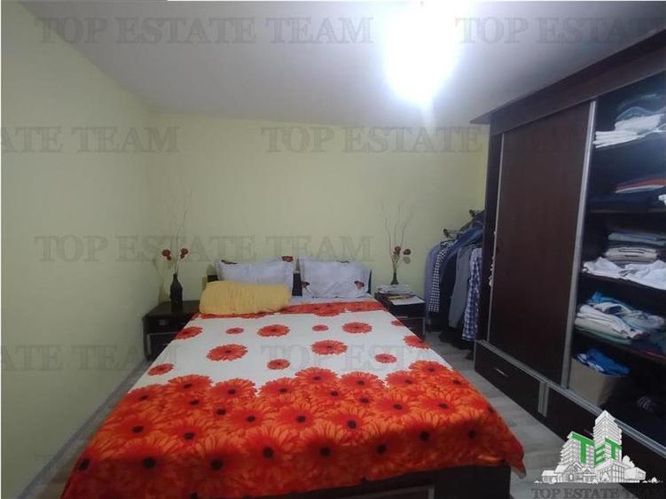 Casă individuală cu 4 camere cu Teren 704 Mp în 1 Decembrie