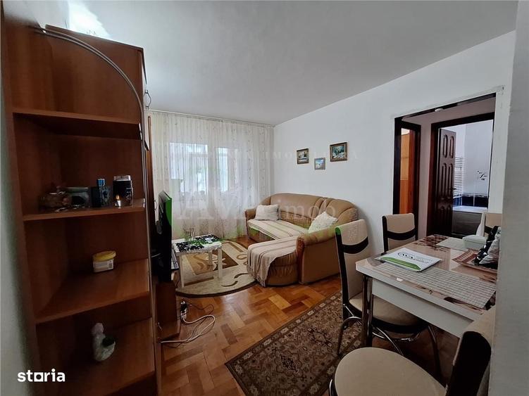 Apartament cu 3 camere semidecomandat în Banca Națională