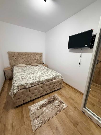 Apartament cu 2 camere semidecomandat în Micro 11