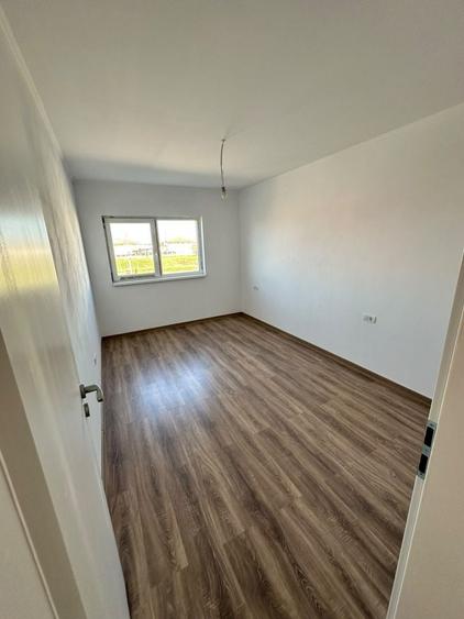 Duplex cu 4 camere cu Canalizare în Săcălaz