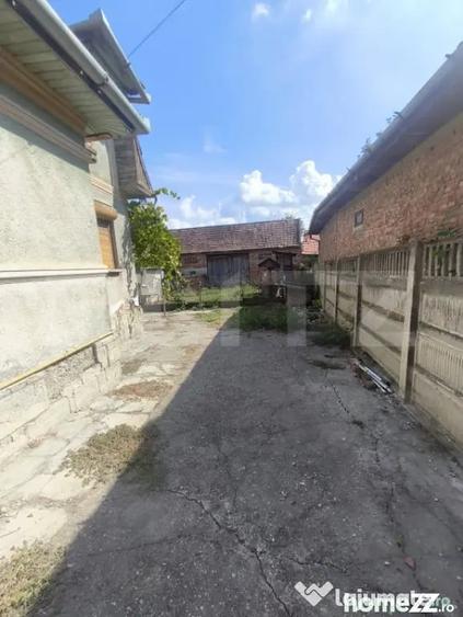 Casă cu 3 camere cu Teren 3900 Mp în Războieni-Cetate