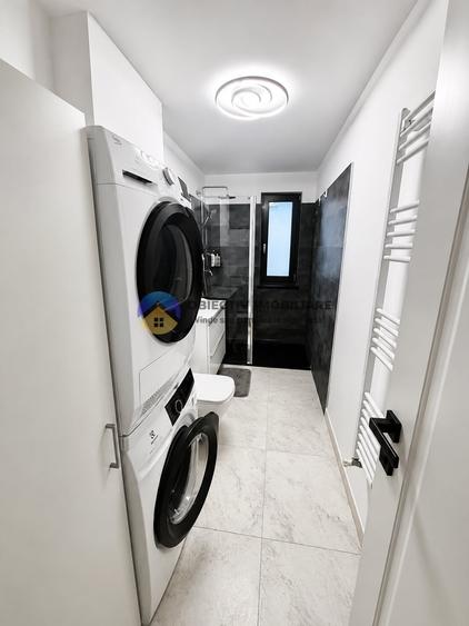 Duplex cu 4 camere cu Canalizare în 1 Mai