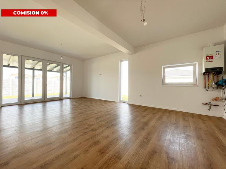 Duplex cu 5 camere cu Canalizare în Moșnița Nouă