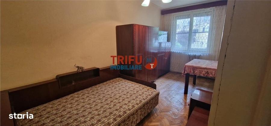 Apartament cu 3 camere decomandat în Central