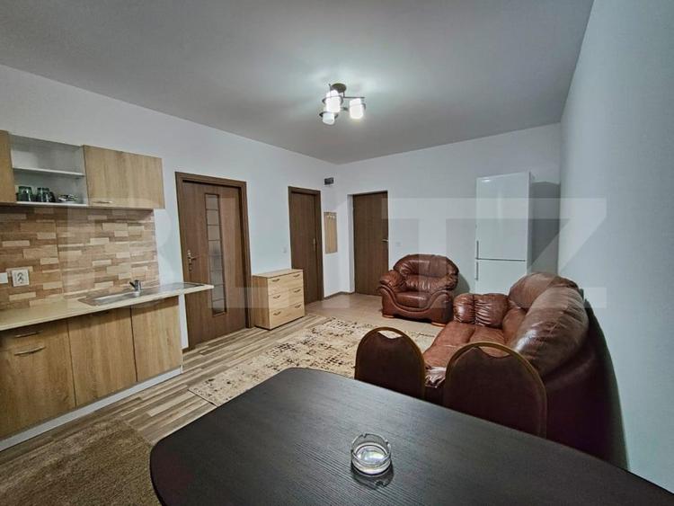 Apartament cu 2 camere semidecomandat, mobilat în Bariera Vâlcii