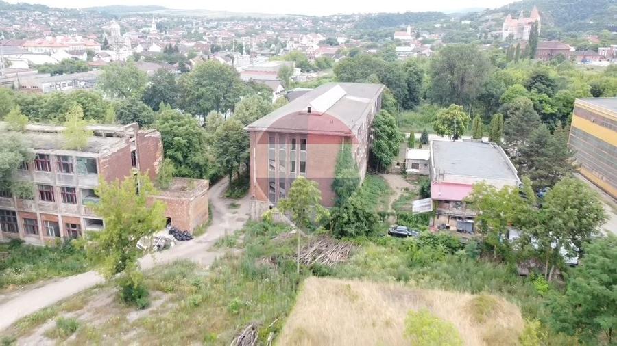 Teren Construcții intravilan de 13000 mp, în Sud-Vest