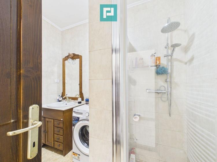 Casă individuală cu 4 camere cu Canalizare în Șiria