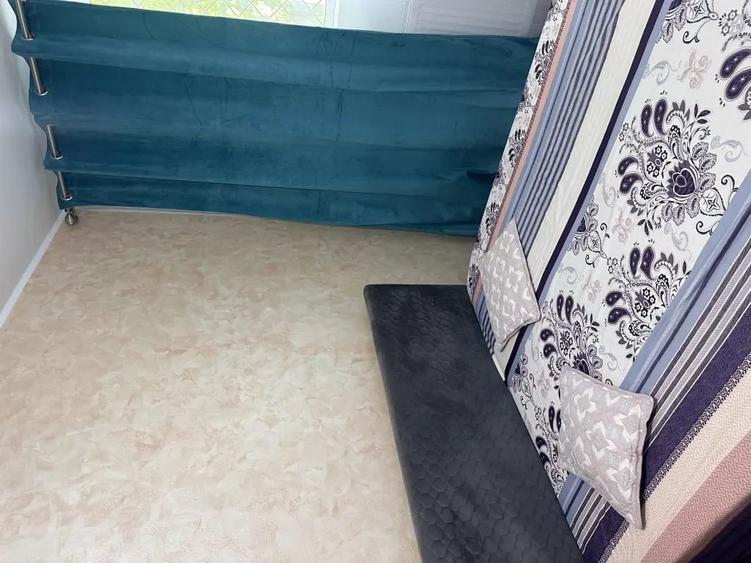 Apartament cu 4 camere decomandat în Titan
