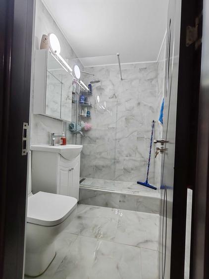 Apartament cu 3 camere decomandat în Berceni