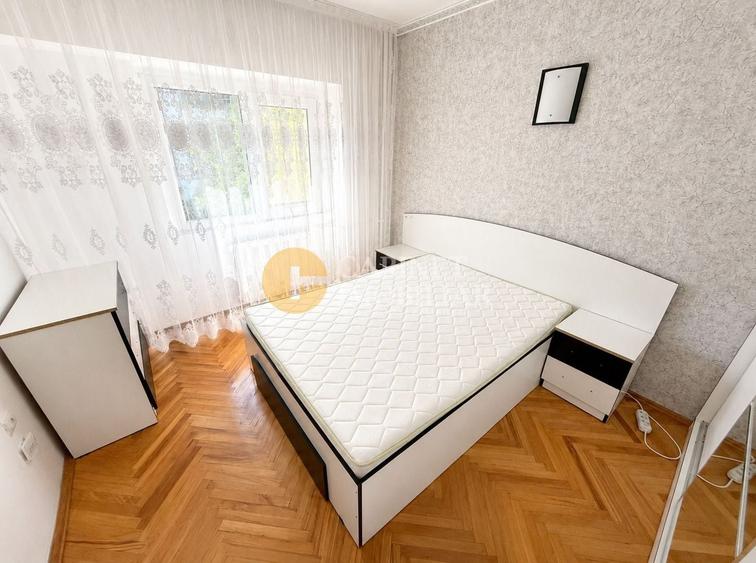 Apartament cu 3 camere decomandat, mobilat în Dacia