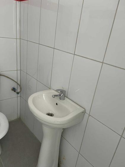 Spațiu comercial, de 50 mp, în Barcea